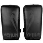 VENUM GIANT KICK PADS - BLACK/MATTE(PAIR)